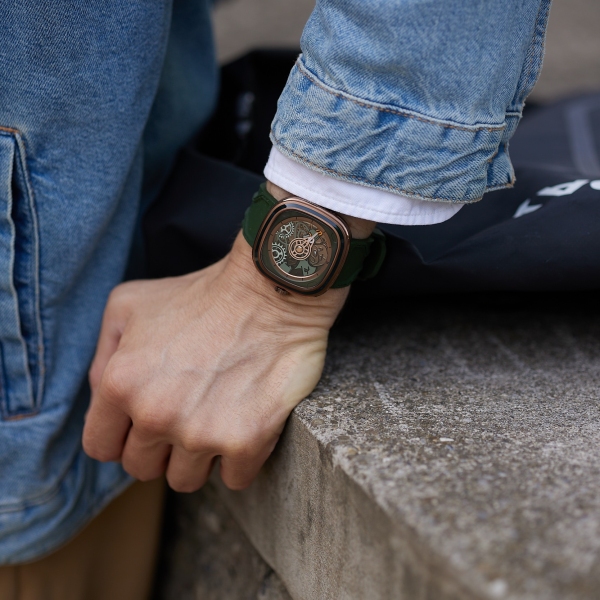 SEVENFRIDAY SF-T2/07 ’T-Riley’