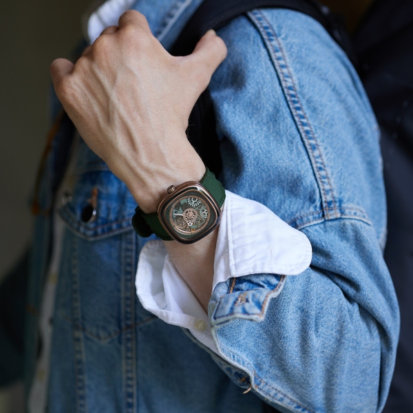 SEVENFRIDAY SF-T2/07 ’T-Riley’