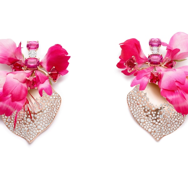 PIAGET_HIGH-JEWELLERY_SHAPES-OF-EXTRALEGANZA_G38V0300_FRONT_RGB_result
