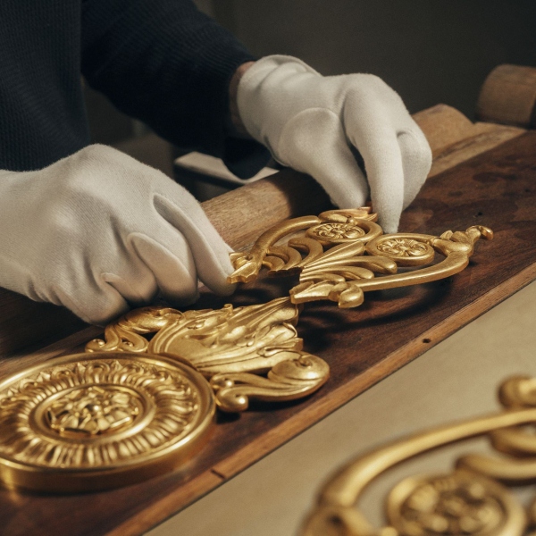 Final-assembly-gilded-bronzed-Homo-Faber-Le-Louvre_result