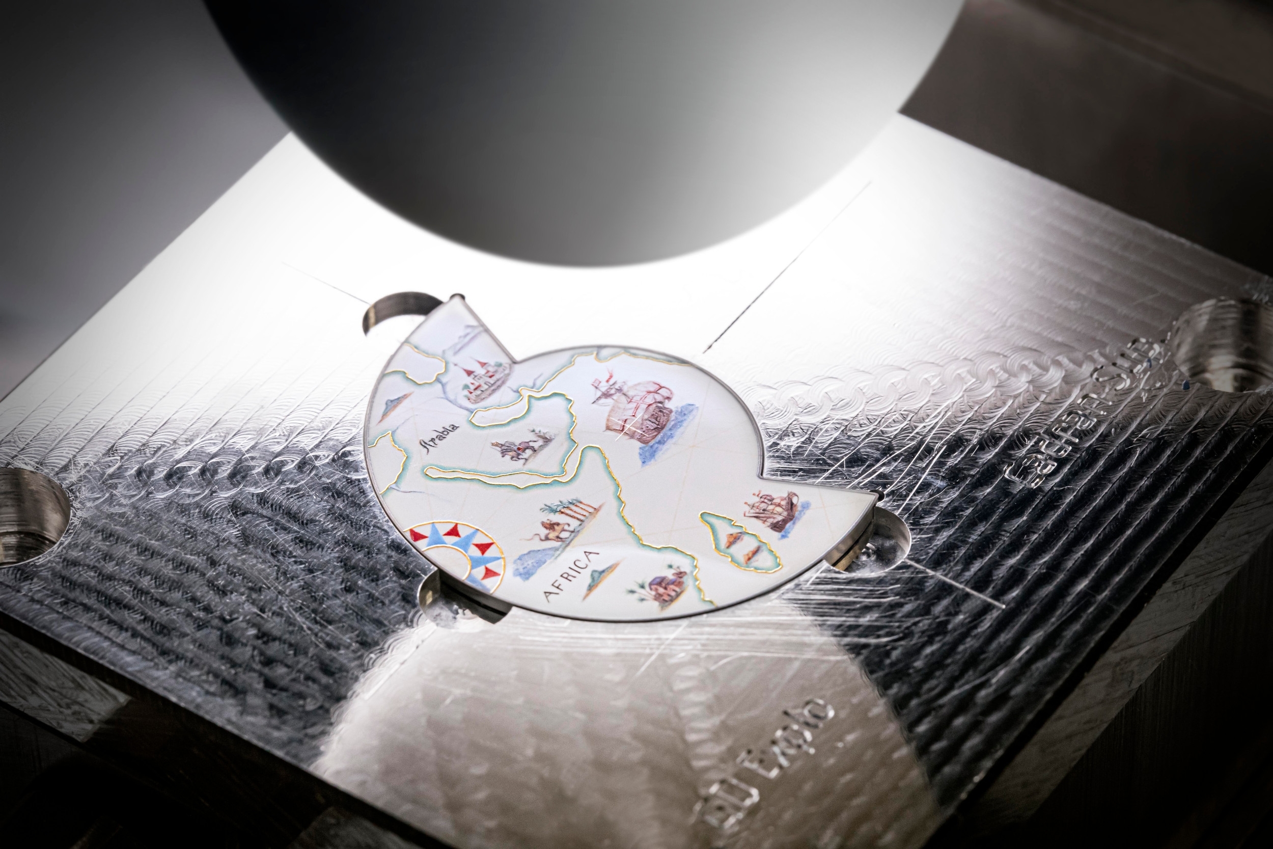 Making of the dial of Métiers d'Art Tribute to great explorers