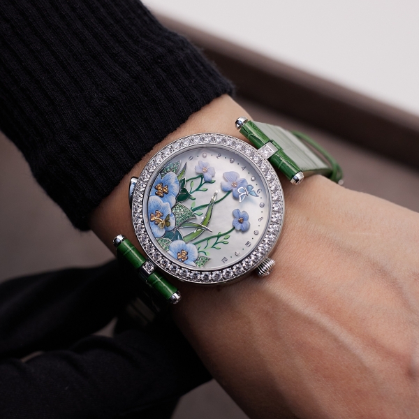 Van Cleef and Arpels Lady Arpels Brise d’Été