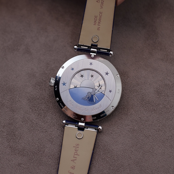 Van Cleef and Arpels Lady Jour Nuit backside