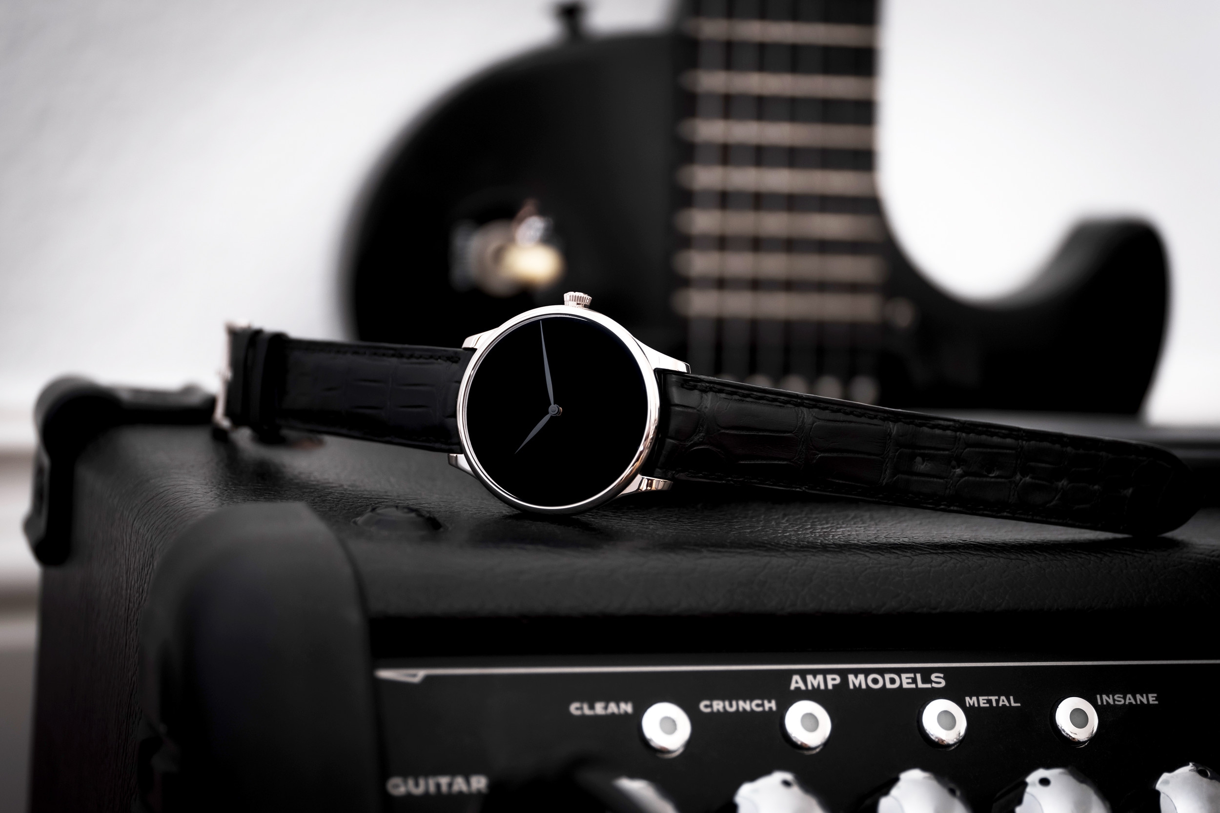 H. Moser & Cie - Venturer VANTABLACK® Black Hands