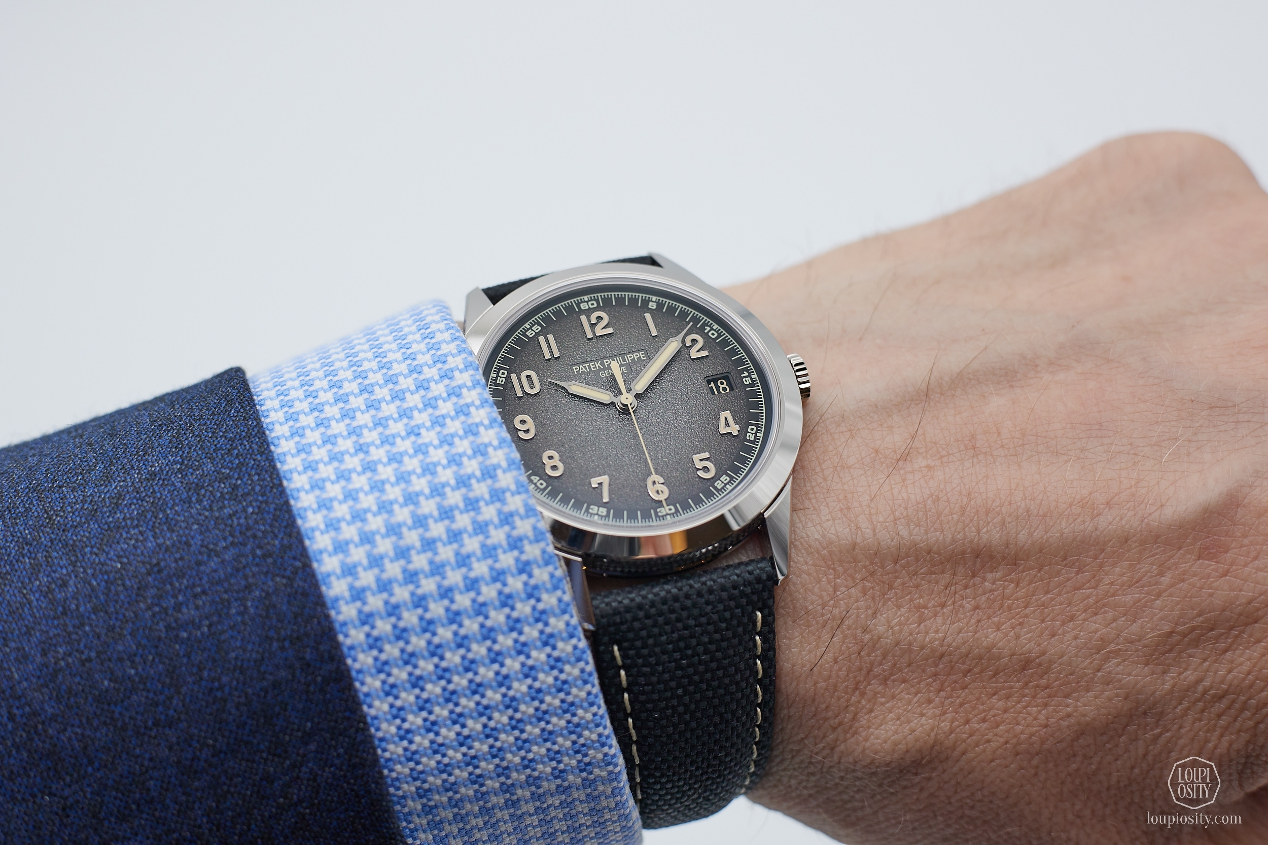 Patek Philippe Calatrava 5226G - Time & Date