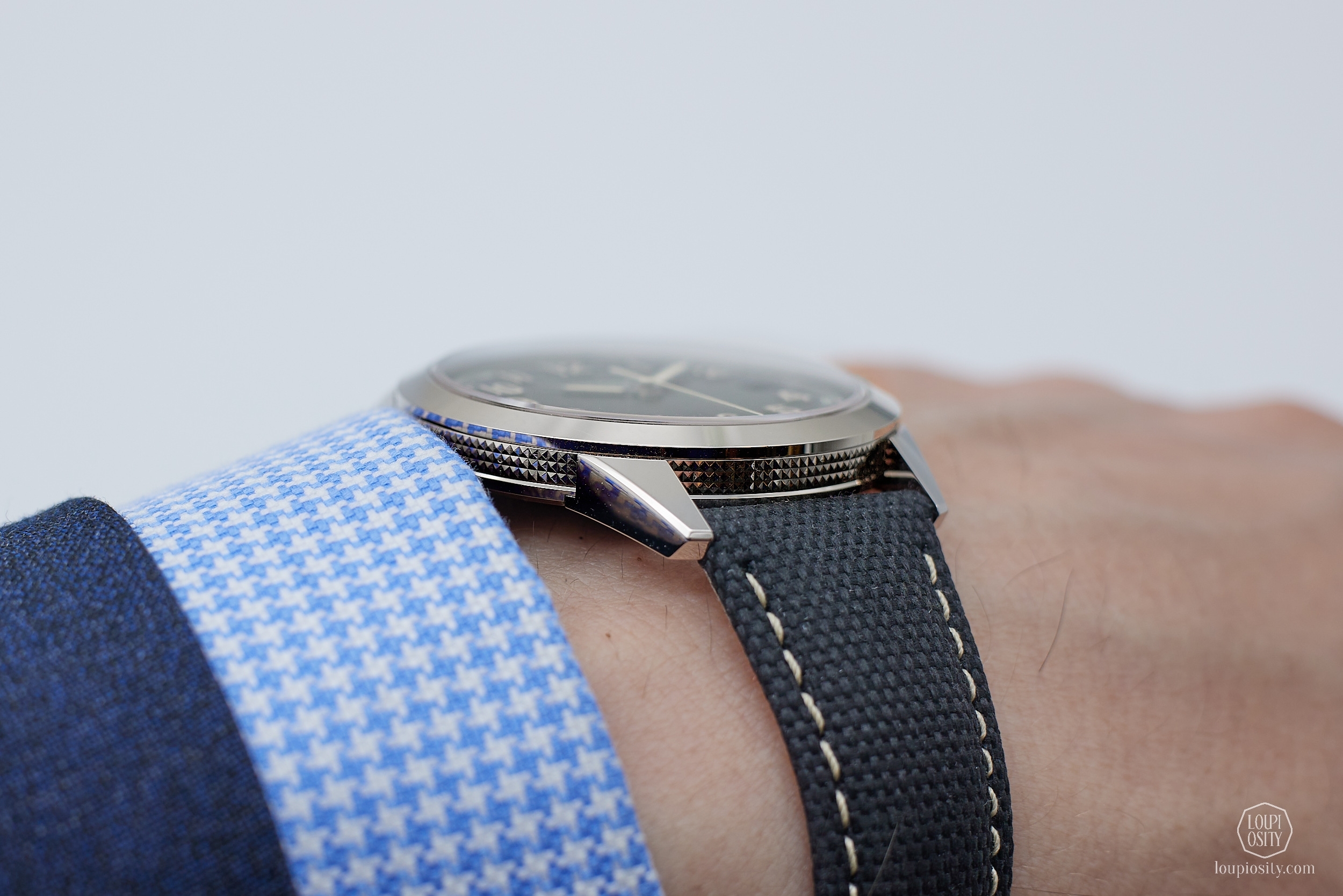 Patek Philippe Calatrava 5226G - Time & Date